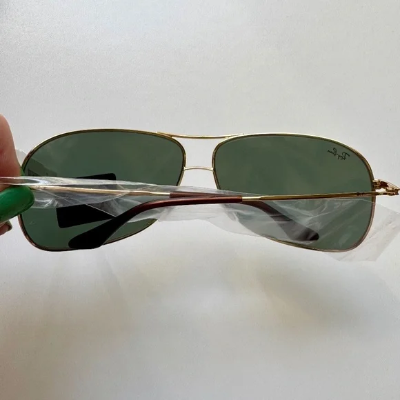 ✨NWT✨ RAY-BAN Unisex Metal Aviator Sunglasses Arista Gold Frame Green Lenses